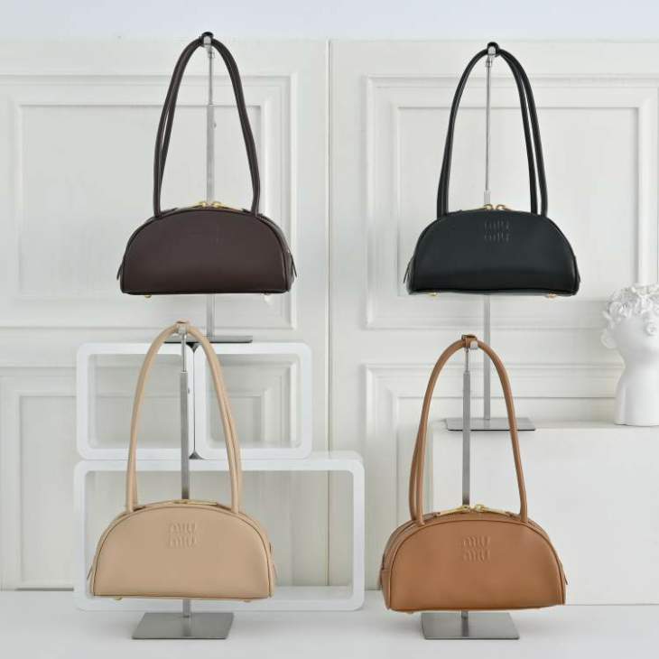 Picture of Miu Miu Handbags _SKUfw238758882fw